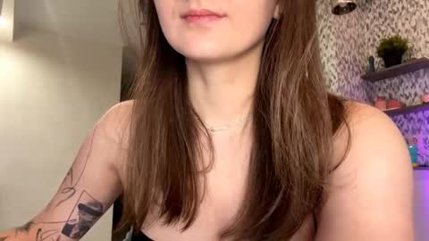 Snapshot of eva_elfis chatting on October 20, 2025, 9:37 pm Eva online show from October 20, 2025, 9:37 pm