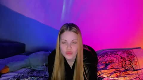 Eva online show from April 21, 2026, 2:51 am