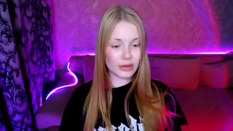 Snapshot of eva_ellis chatting on July 15, 2026, 8:36 pm Eva online show from July 15, 2026, 8:36 pm