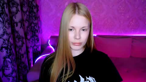 Snapshot of eva_ellis chatting on July 17, 2026, 8:03 pm Eva online show from July 17, 2026, 8:03 pm