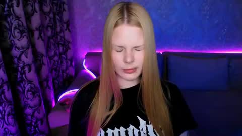 Snapshot of eva_ellis chatting on July 26, 2026, 7:43 pm Eva online show from July 26, 2026, 7:43 pm