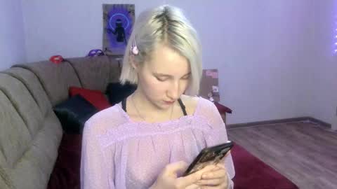eva_forrest online show from January 24, 2025, 6:46 pm