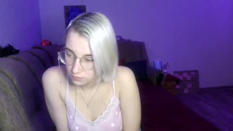 eva_forrest online show from January 29, 2025, 5:45 pm
