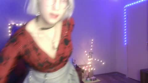 eva_forrest online show from February 1, 2025, 5:05 pm