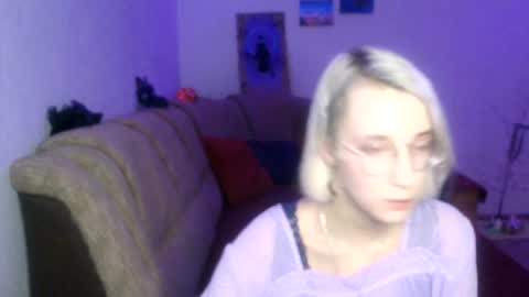 eva_forrest online show from February 6, 2025, 9:06 pm