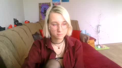 eva_forrest online show from February 14, 2025, 9:13 am