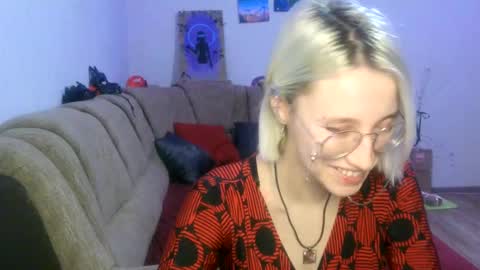 eva_forrest online show from February 20, 2025, 3:19 pm