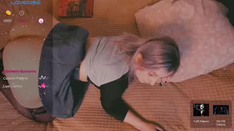 Snapshot of eva_gloss chatting on November 30, 2025, 3:05 pm Eva online show from November 30, 2025, 3:05 pm