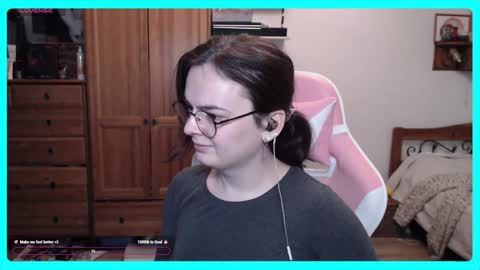 Snapshot of eva_katt chatting on February 4, 2025, 2:32 pm Gamer Katt online show from February 4, 2025, 2:32 pm