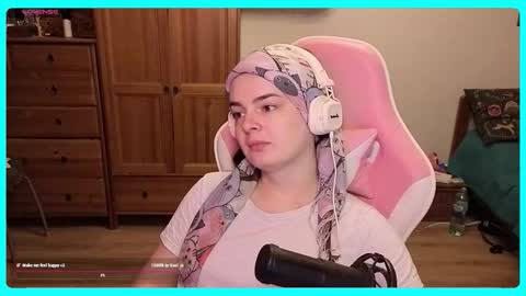 Snapshot of eva_katt chatting on September 22, 2025, 10:28 am Gamer Katt online show from September 22, 2025, 10:28 am