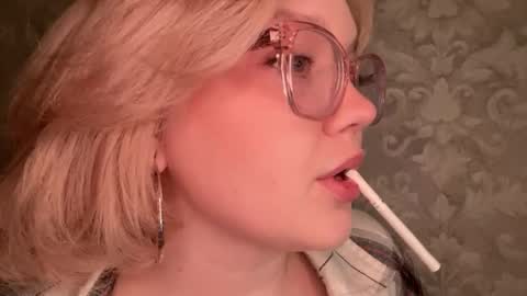 eva_kittenn online show from September 9, 2025, 11:04 pm