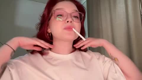 eva_kittenn online show from April 29, 2026, 1:48 pm