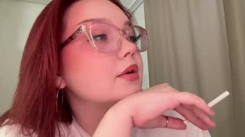 eva_kittenn online show from June 6, 2026, 4:33 pm