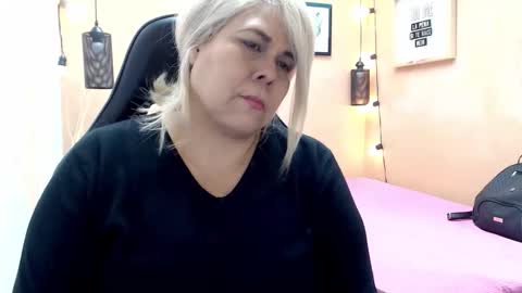 eva_love49 online show from November 6, 2025, 12:06 pm