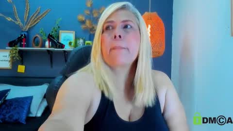 eva_love49 online show from March 23, 2026, 12:31 pm