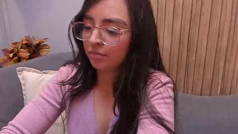 Snapshot of eva_macalliter chatting on December 22, 2024, 6:39 am Angelinne online show from December 22, 2024, 6:39 am