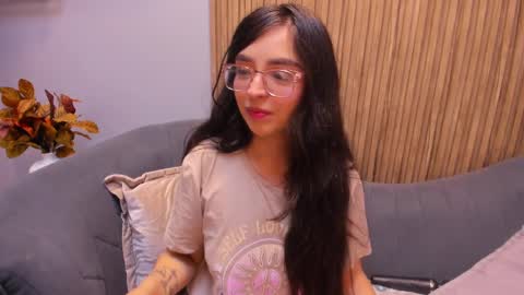 Snapshot of eva_macalliter chatting on February 28, 2025, 2:31 am Angelinne online show from February 28, 2025, 2:31 am