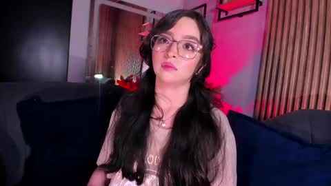 Angelinne online show from May 7, 2026, 3:12 am