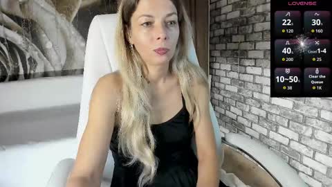 Snapshot of eva_melow chatting on October 5, 2025, 2:59 pm Eva online show from October 5, 2025, 2:59 pm