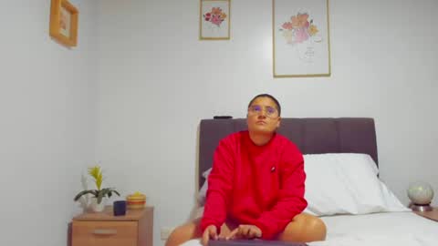 Eva y Mia online show from July 14, 2026, 11:27 am