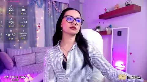 eva_monet online show from September 9, 2025, 3:22 pm