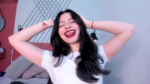 eva_monet online show from May 27, 2026, 3:31 pm