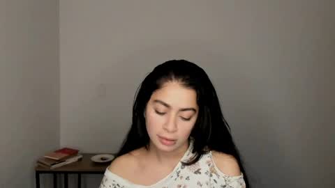 eva_monn online show from April 28, 2026, 2:27 am