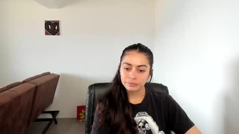 eva_monn online show from July 31, 2026, 5:23 pm