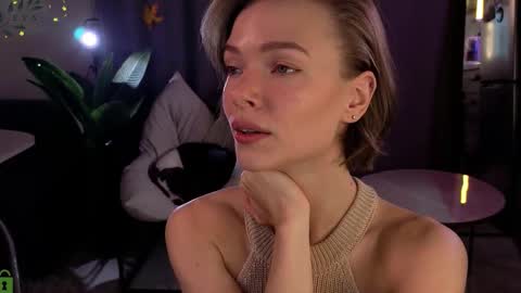 Eva online show from November 5, 2025, 5:35 pm