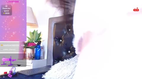 Eva Notty  online show from January 14, 2025, 4:18 pm
