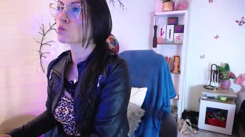 Eva Notty  online show from September 9, 2025, 1:10 pm