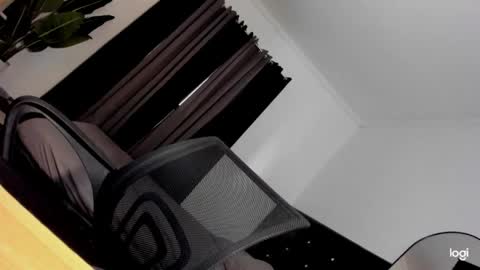 Snapshot of eva_penelope chatting on April 11, 2026, 7:45 am EVA online show from April 11, 2026, 7:45 am