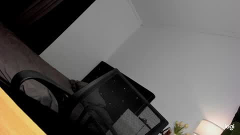 Snapshot of eva_penelope chatting on April 30, 2026, 3:35 am EVA online show from April 30, 2026, 3:35 am