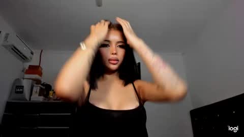 Snapshot of eva_penelope chatting on May 1, 2026, 3:11 am EVA online show from May 1, 2026, 3:11 am