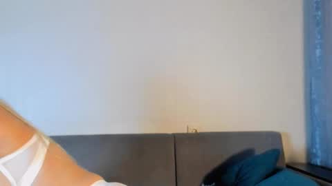 Snapshot of eva_re chatting on October 5, 2025, 7:07 am Eva online show from October 5, 2025, 7:07 am