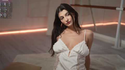 EVA  online show from December 22, 2024, 3:55 pm