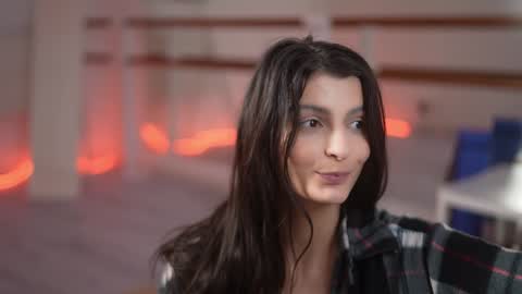 EVA  online show from January 3, 2025, 8:54 pm