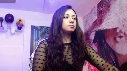 Snapshot of eva_rosell chatting on November 1, 2025, 2:19 pm Eva online show from November 1, 2025, 2:19 pm