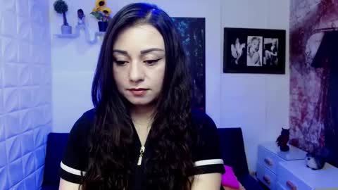 Snapshot of eva_rosell chatting on November 25, 2025, 2:28 pm Eva online show from November 25, 2025, 2:28 pm