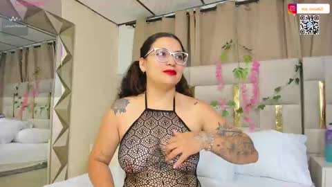 Snapshot of eva_rosse69 chatting on October 4, 2025, 12:03 pm Eva online show from October 4, 2025, 12:03 pm