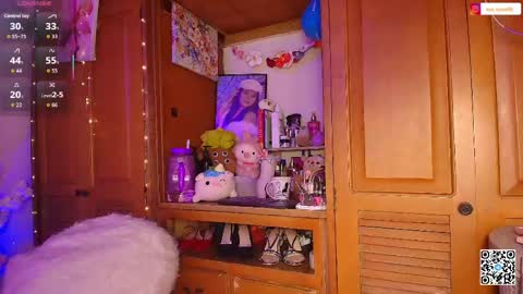 Eva  online show from May 3, 2026, 12:11 pm