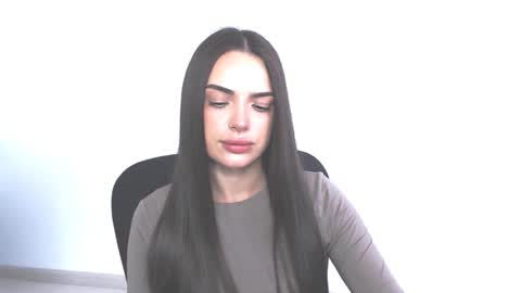 Eva online show from November 25, 2025, 11:43 am