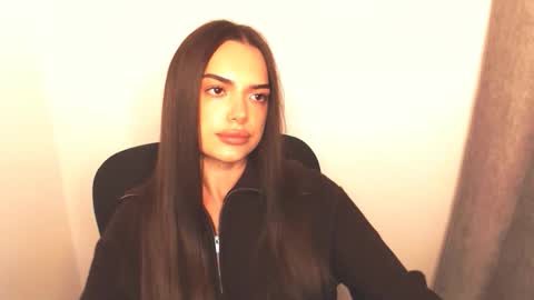 Eva online show from November 29, 2025, 8:01 pm