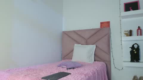 Eva Sin online show from May 2, 2026, 11:10 pm
