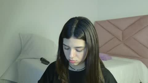 Snapshot of eva_sin18 chatting on May 16, 2026, 12:18 am Eva Sin online show from May 16, 2026, 12:18 am