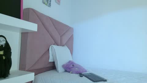Snapshot of eva_sin18 chatting on June 2, 2026, 11:29 pm Eva Sin online show from June 2, 2026, 11:29 pm