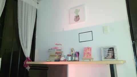 Snapshot of eva_sin18 chatting on June 5, 2026, 6:52 am Eva Sin online show from June 5, 2026, 6:52 am
