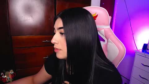 Eva  online show from December 27, 2024, 8:07 pm