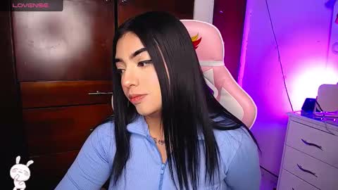 Eva  online show from January 3, 2025, 8:22 pm