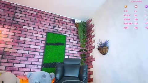 Eva online show from December 4, 2024, 9:46 pm
